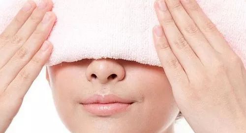 黑眼圈太重怎么消除女生零成本,黑眼圈太重了怎么消除