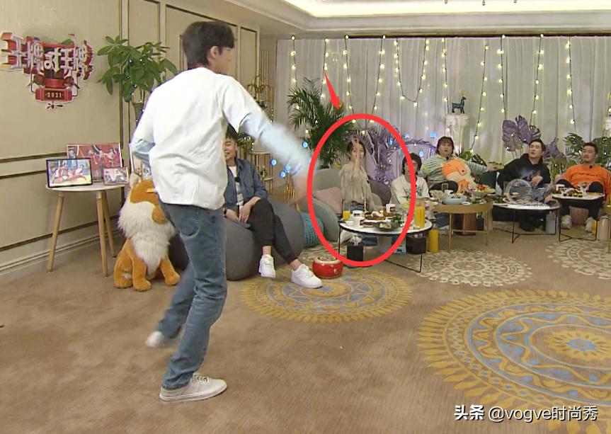 宋亚轩关晓彤跳舞惊呆兄弟,宋亚轩关晓彤跳舞花絮