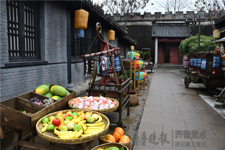 横店影视城夏季拍戏,横店剧组影视寒冬