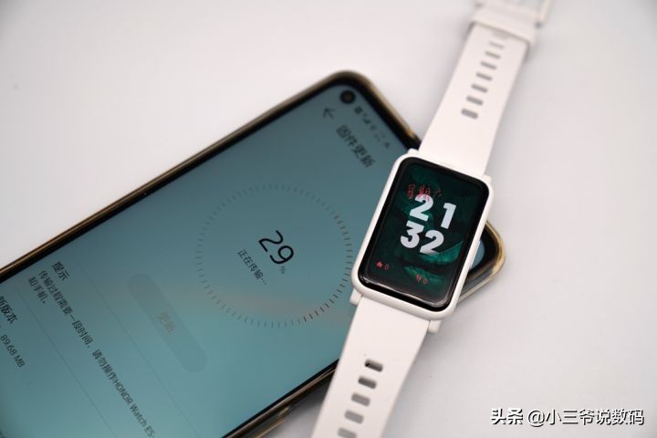 荣耀watchgspro,华米t-rexpro对比荣耀gspro