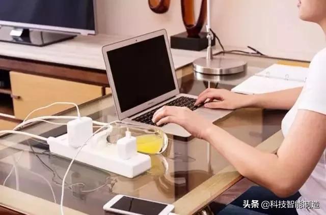 插排界的工匠精神，3年时间117种原料反复测试，打造防水安全插排