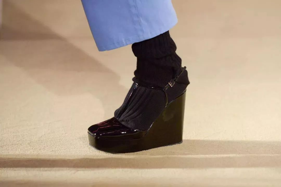 prada2019秋冬女装配色要点,prada2020早春度假系列