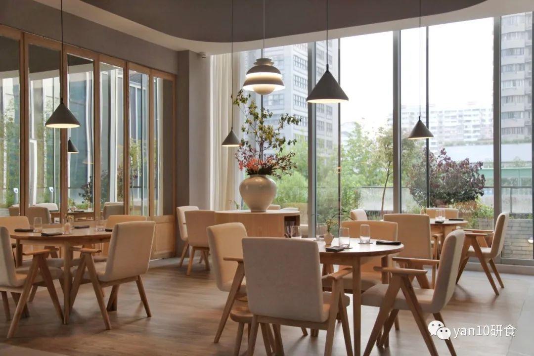 趁没红前，先试为敬，北欧风，法餐调，本土食材演绎的新派中餐