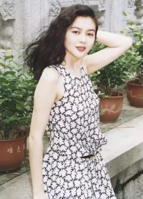 港风必备单品,流行的港风穿搭