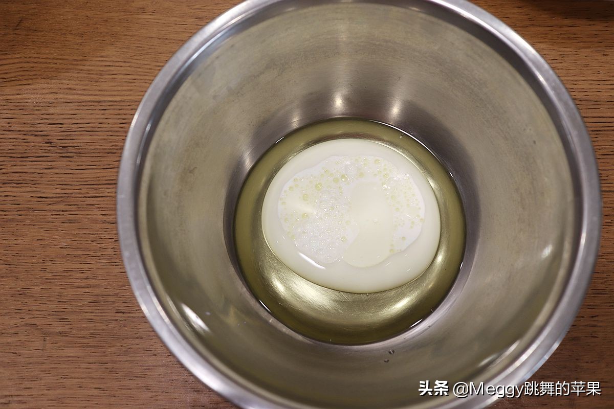 奶油树桩蛋糕教程,最简单的奶油蛋糕做法不用面粉做