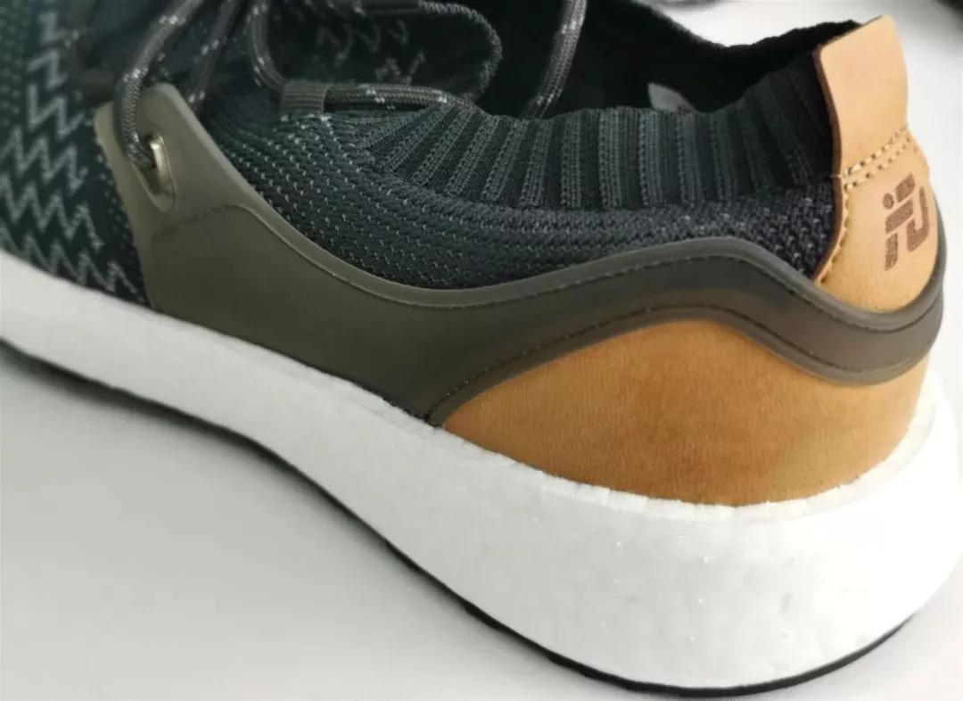 yeezy350跑鞋,不怕剐蹭的跑鞋