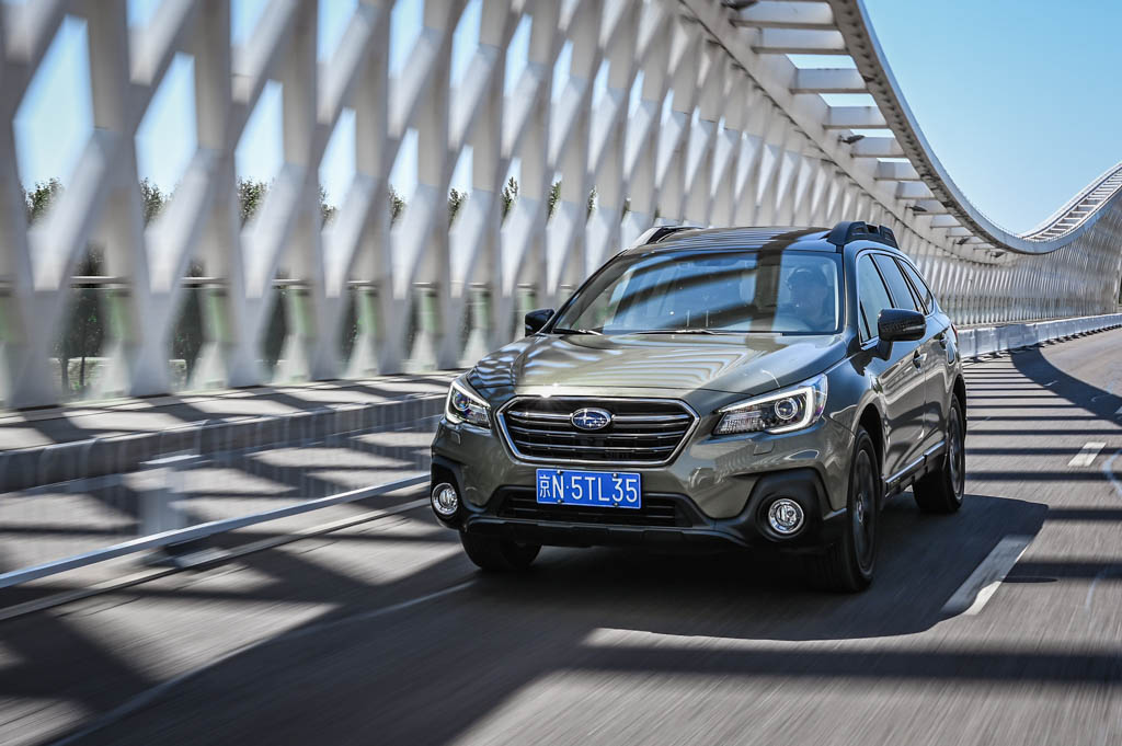 2020款斯巴鲁傲虎特装版黑色,斯巴鲁傲虎2021款特装版