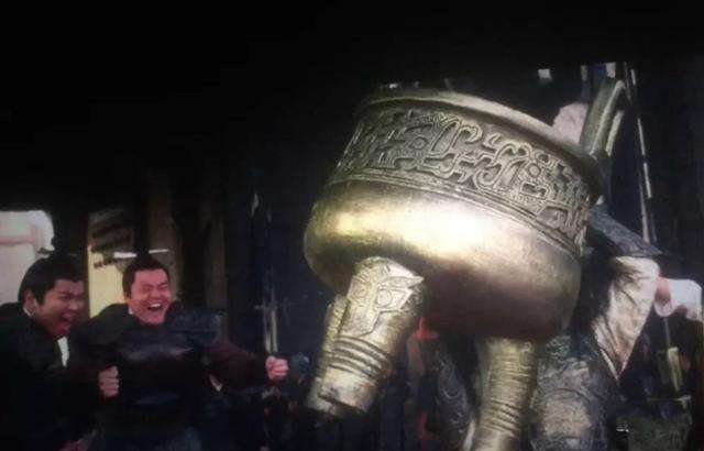 力能举鼎有多难？这座大鼎就曾压死两位绝代猛将