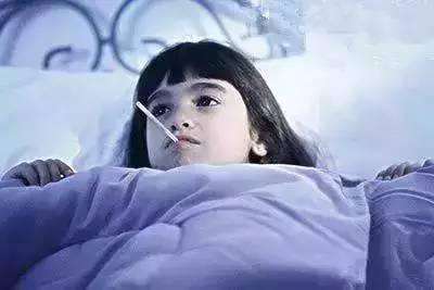 发烧了手脚冰冷是什么原因,儿童发烧手脚冰凉应该怎么处理