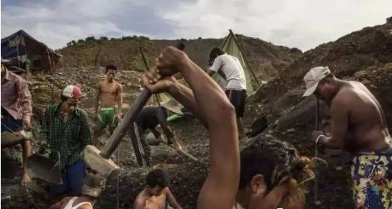 680公斤翡翠原石被堵 (翡翠原石被送回缅甸)