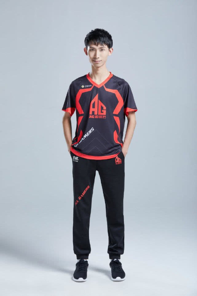 阿泰拖米撞车ag梦泪老帅,阿泰被梦泪老帅越塔强杀