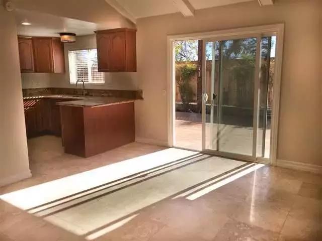 41万刀起库卡蒙格性价比别墅!小孩才选择,超市和优质学区我都要!