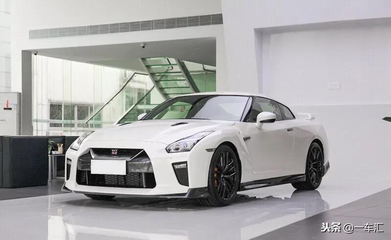16款日产gtr超级跑车实拍详解,最快的跑车日产gtr