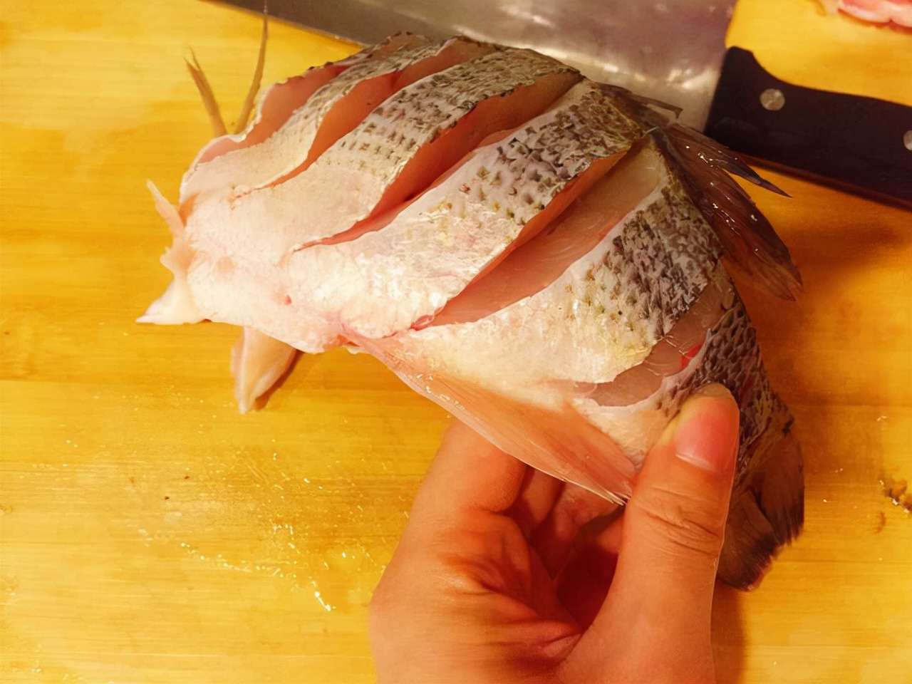 提醒这3种食物尽量别吃,医生提醒四种鱼要少吃