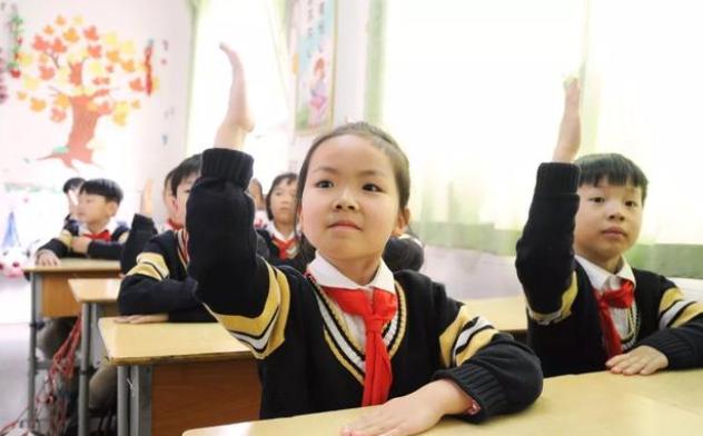 学生姓“郝”，老师上课从来不叫他的名字，害怕喊后班级空无一人