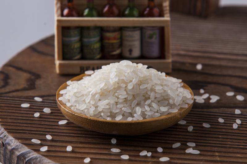 米饭怎么样蒸才会软糯窍门,蒸米饭不要仅放水这样做更好吃