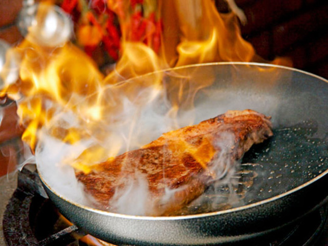 米其林大师户外煎牛排,米其林餐厅烤牛排