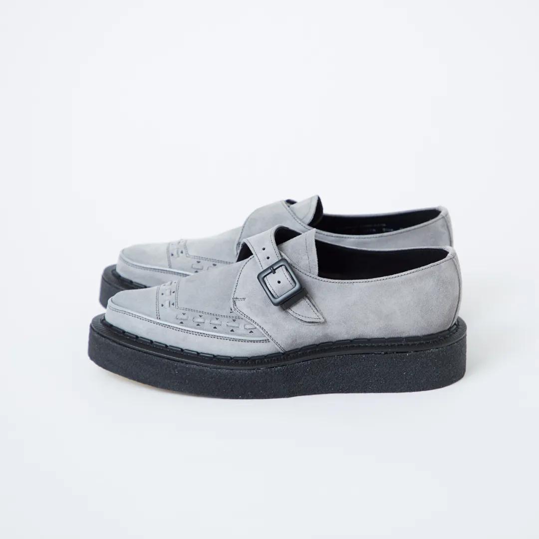 每周联名X讯|镂空外底也太帅了吧，感觉穿上去都能飞起来了