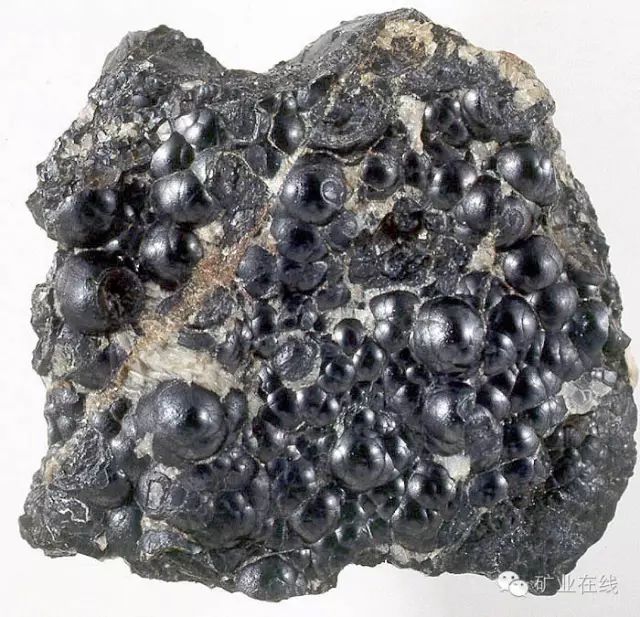 常见的矿物岩石有哪些,4种最常见于岩石里的矿物