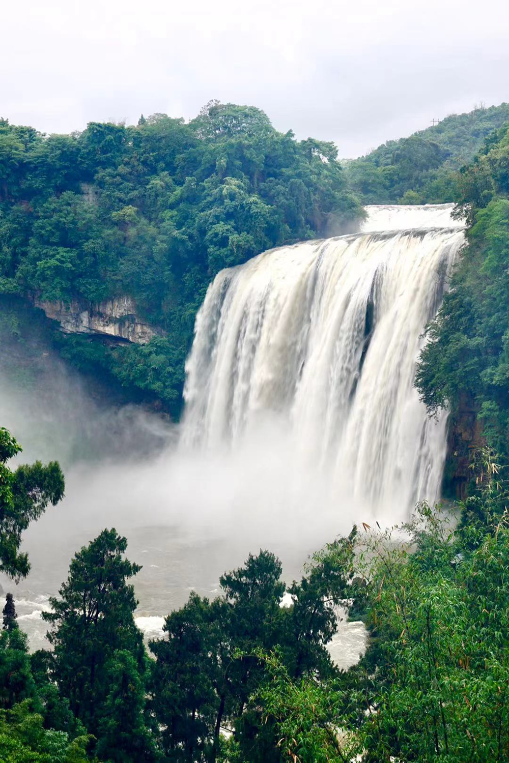 奇观天下｜丰水期的黄果树瀑布令人震撼