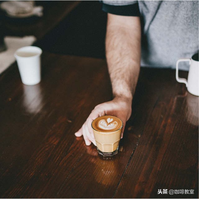 拿铁与馥芮白哪个咖啡浓度高,比较常见的几种咖啡馥芮白