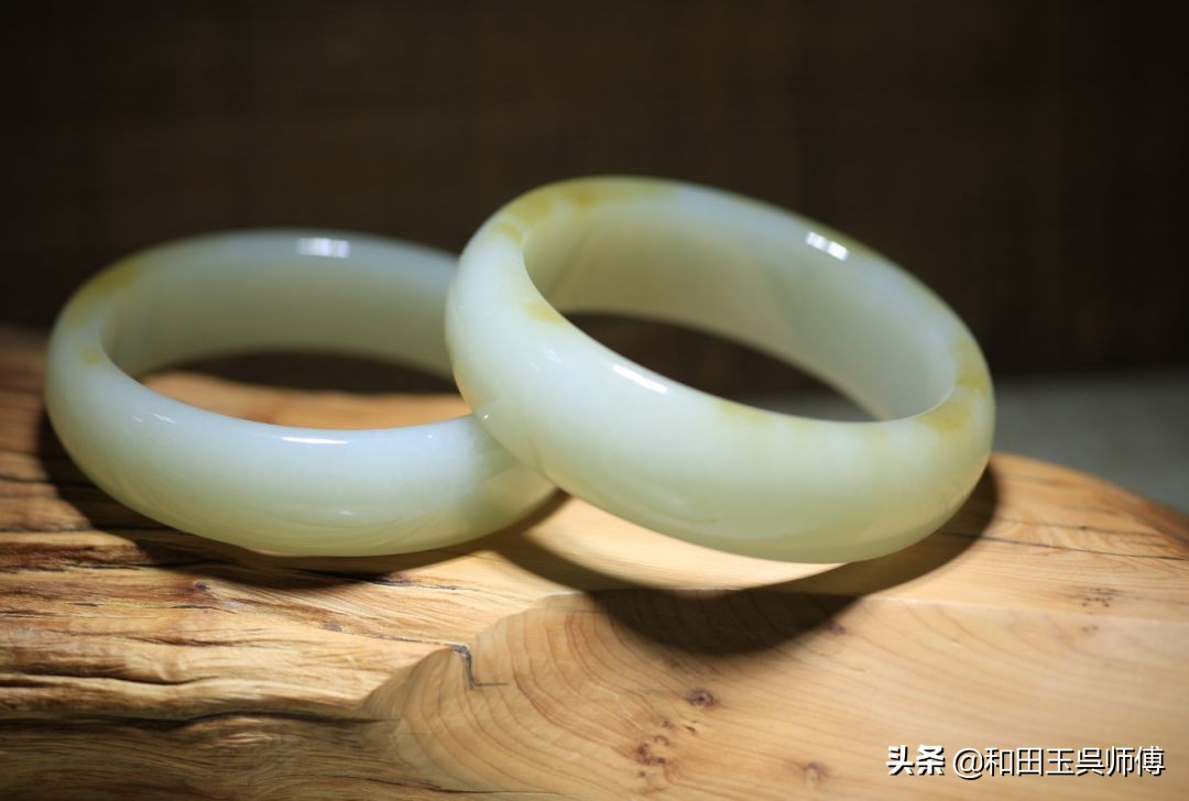 玉手镯新手入门教程,手把手教你挑选翡翠手镯