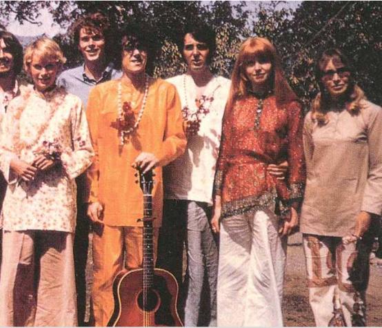 1960s鑻卞浗鏃跺皻,绾㈣壊濂楄鍏崄骞翠唬