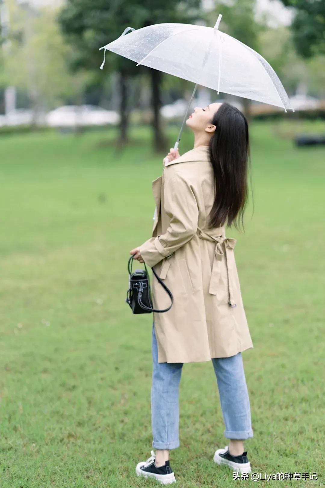今年最流行的长款风衣洋气,今秋终于流行风衣外套时髦好看