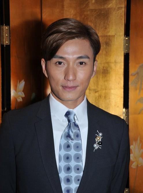 吴启华皮衣,吴启华豪车