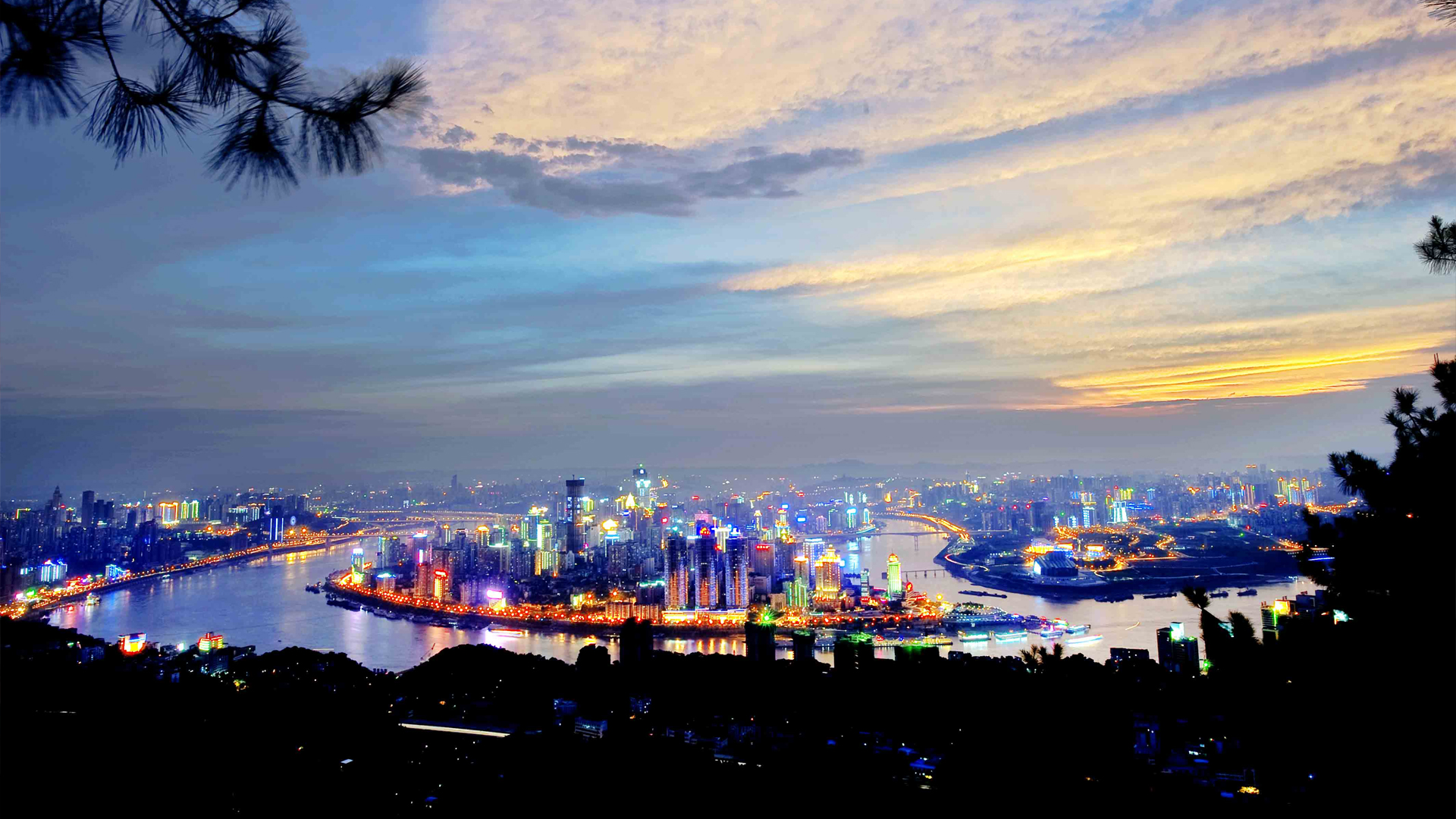 重庆弹子石老街和洪崖洞哪个好看,重庆洪崖洞vs成都宽窄巷子