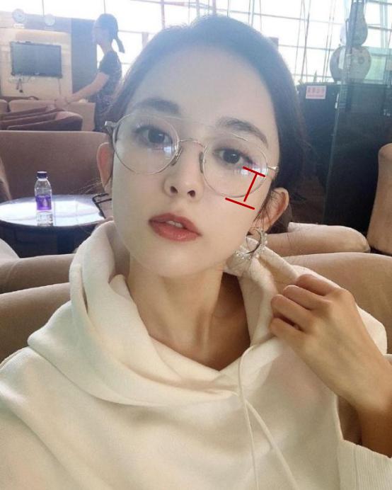 戴眼镜就不能好看吗,眼镜美妆技巧全解析