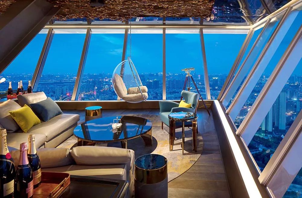 索菲特酒店颜值巅峰之作,《流浪地球》男主吴京都去佛山打过卡