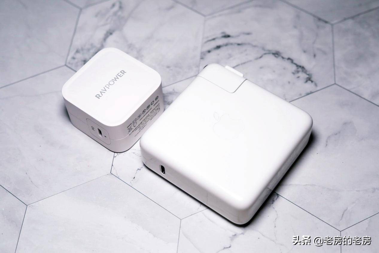 告别大砖块，拥抱小麻将，打火机大小的MBP充电头实用评测