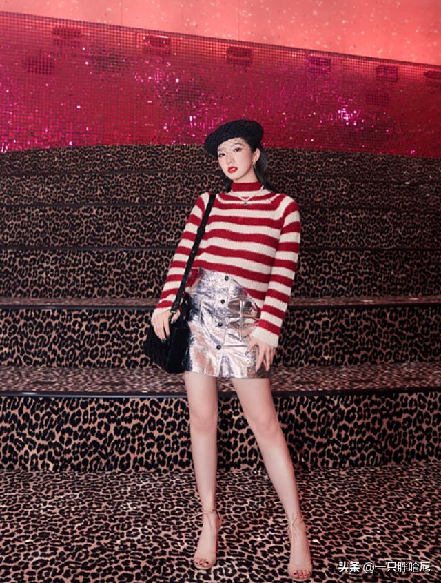 今年最新款的裙子小个子穿,今年流行裙子里面穿裤子