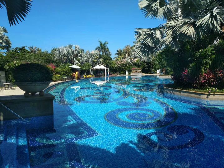 一个人三亚湾最便宜的住宿,三亚的三亚湾候鸟住宿介绍