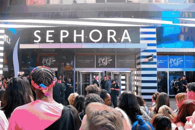 这个该死的女人也太会卖彩妆了吧,唱歌恐怕才是她的副业