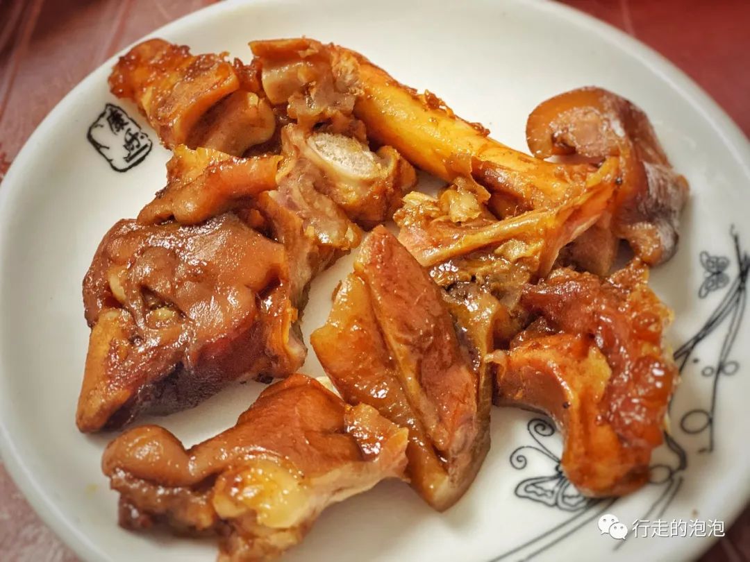 「岳阳攻略」被誉为“湖南夜宵扛把子”的烧烤城，还是小龙虾基地