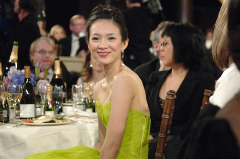 霍启山与朱玲玲同框,朱玲玲谈论霍启山婚姻