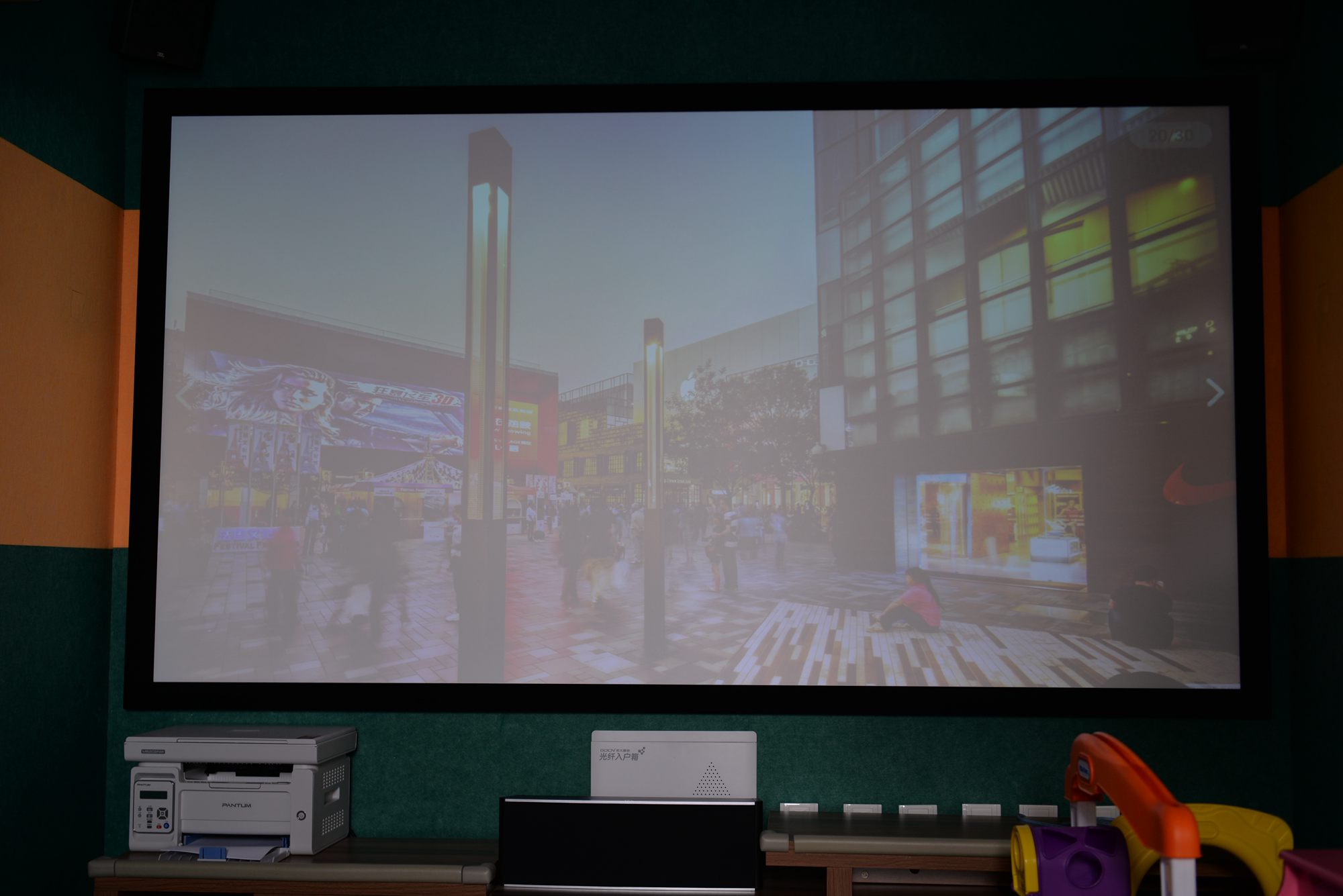 激光投影仪适合用白幕还是灰幕,2000流明投影仪适合白幕还是灰幕