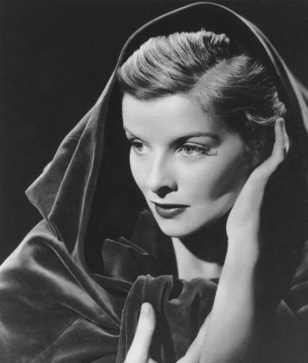 颤抖的手让人心酸,经历的辛酸只有自己懂