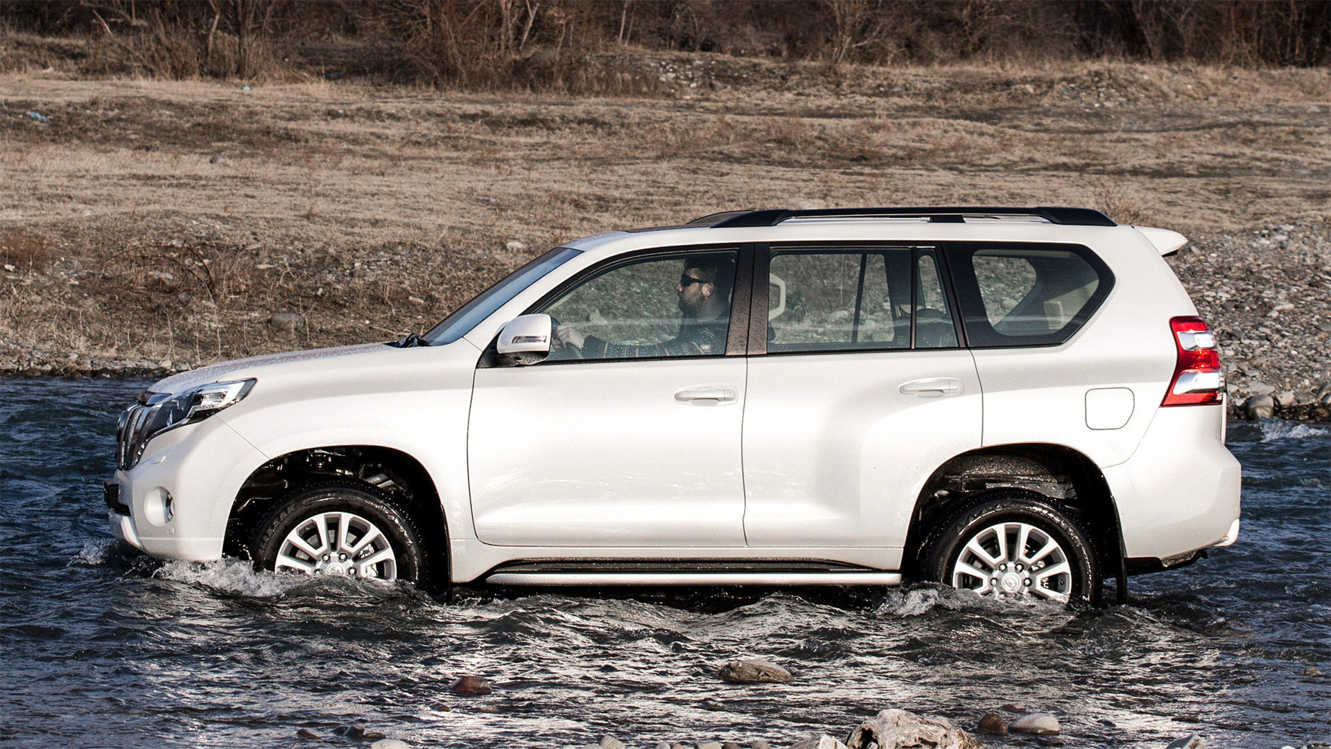 丰田普拉多2022价格,17年的丰田普拉多价位