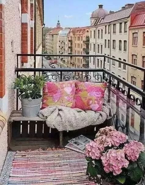 阳台变身小花园总有一款适合你,阳台可以打造成小花园吗