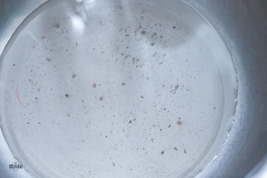 洗白色香菇的正确方法,清水洗香菇