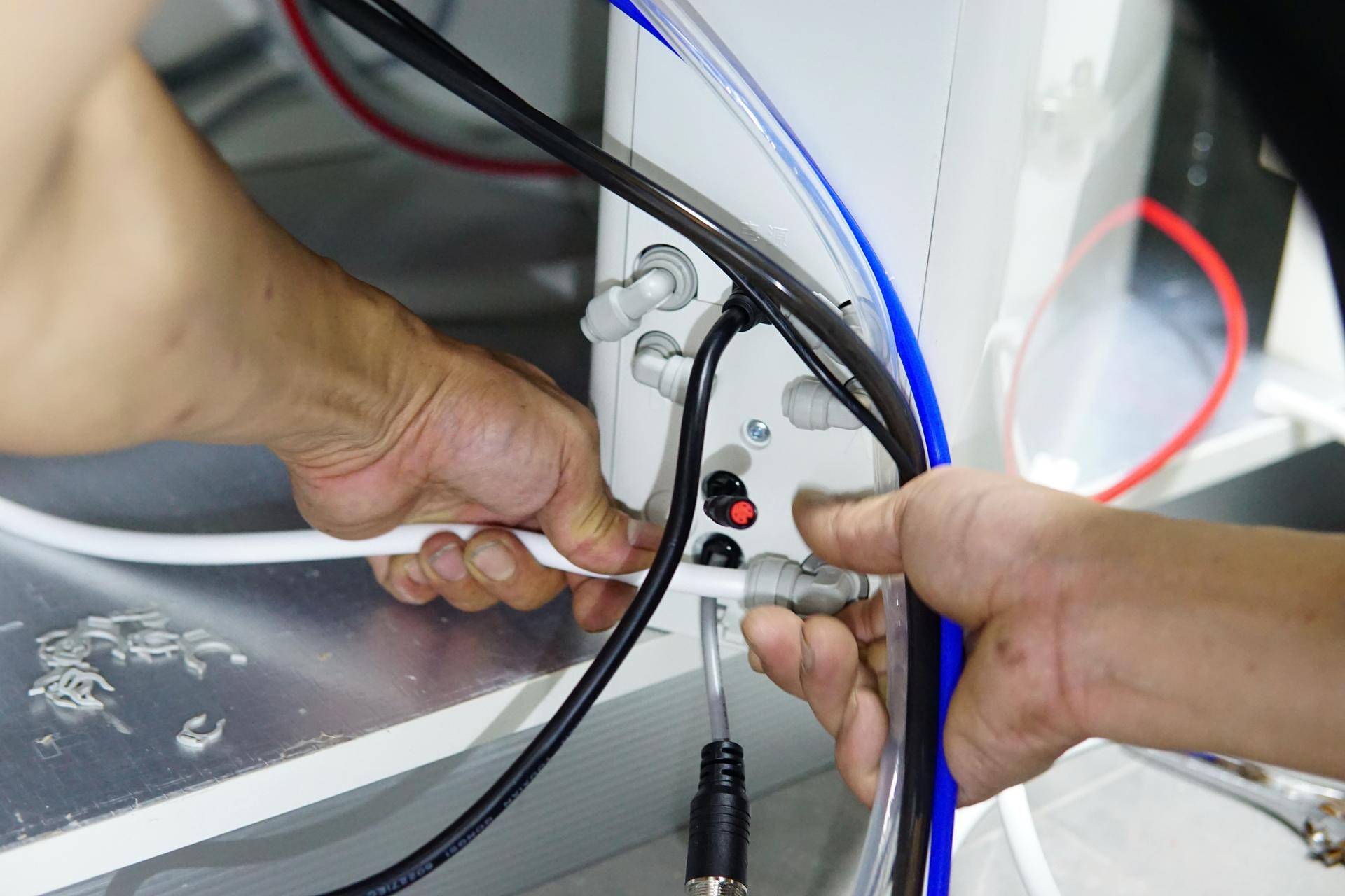 房价那么贵一点也不能浪费,台面净热一体净水机测评