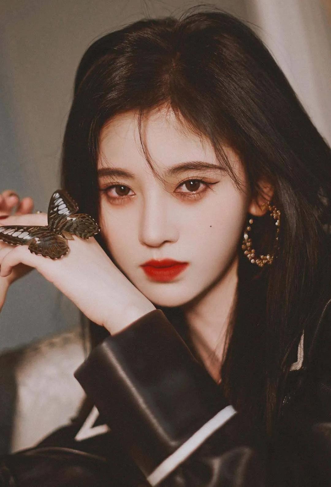 你的五官看起来很好画,你的五官是什么风格