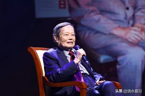 白岩松让孩子吃三种苦的育儿观,白岩松关于李振霞育儿的演讲视频