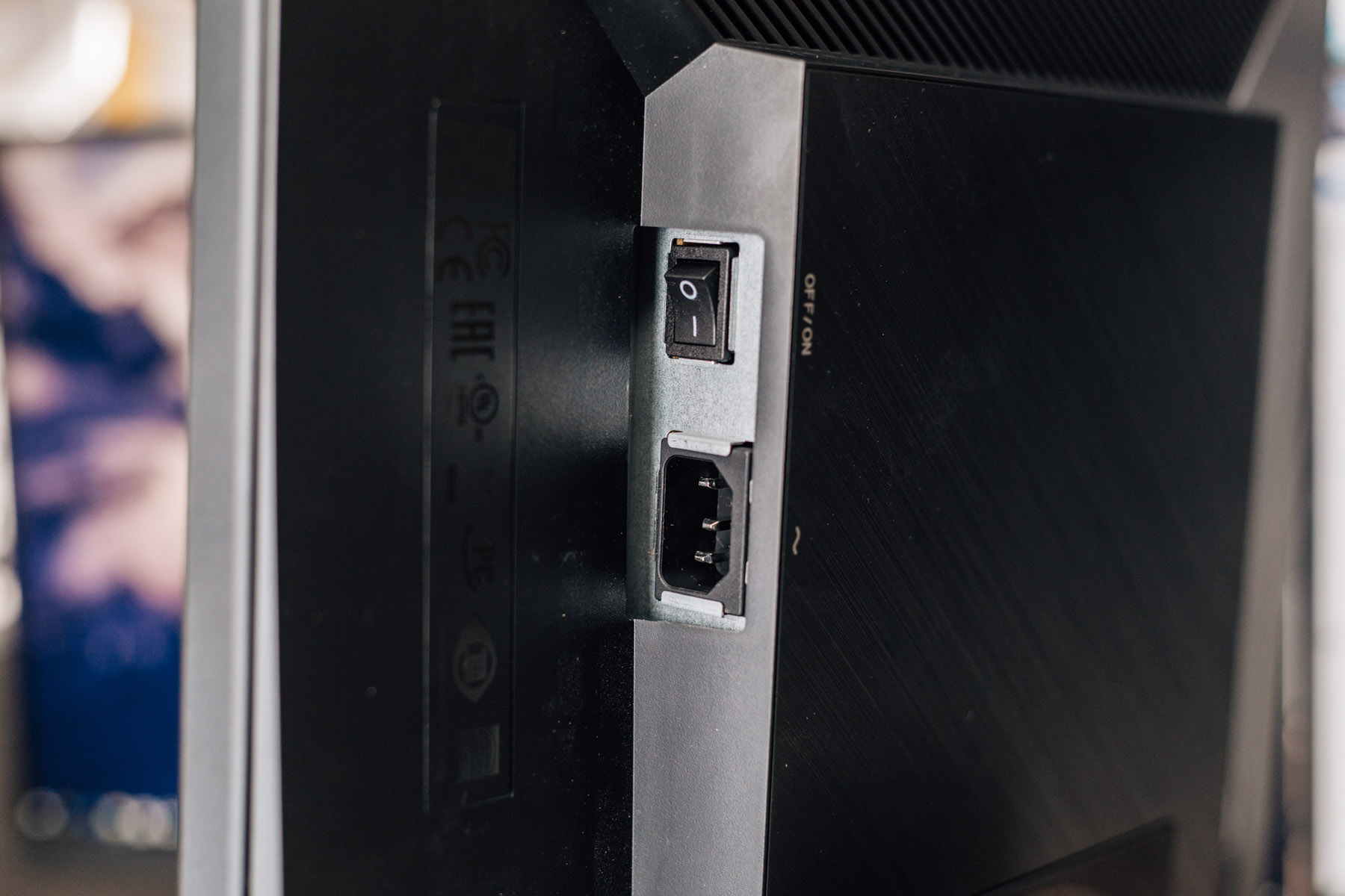 华硕2k170hz绝杀吹雪显示器评测,华硕32寸2k144hz显示器测评