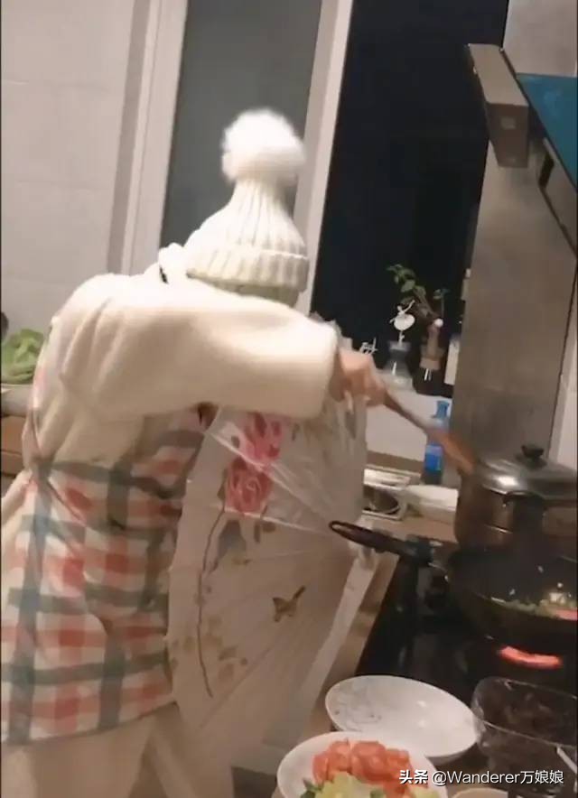 哈哈哈哈哈哈我笑到我妈把鞋塞我嘴里