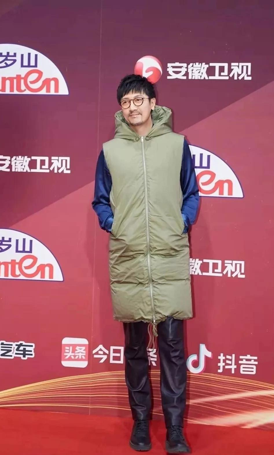 陈慧琳冻到表情失控,陈慧琳参加了什么晚会穿羽绒服