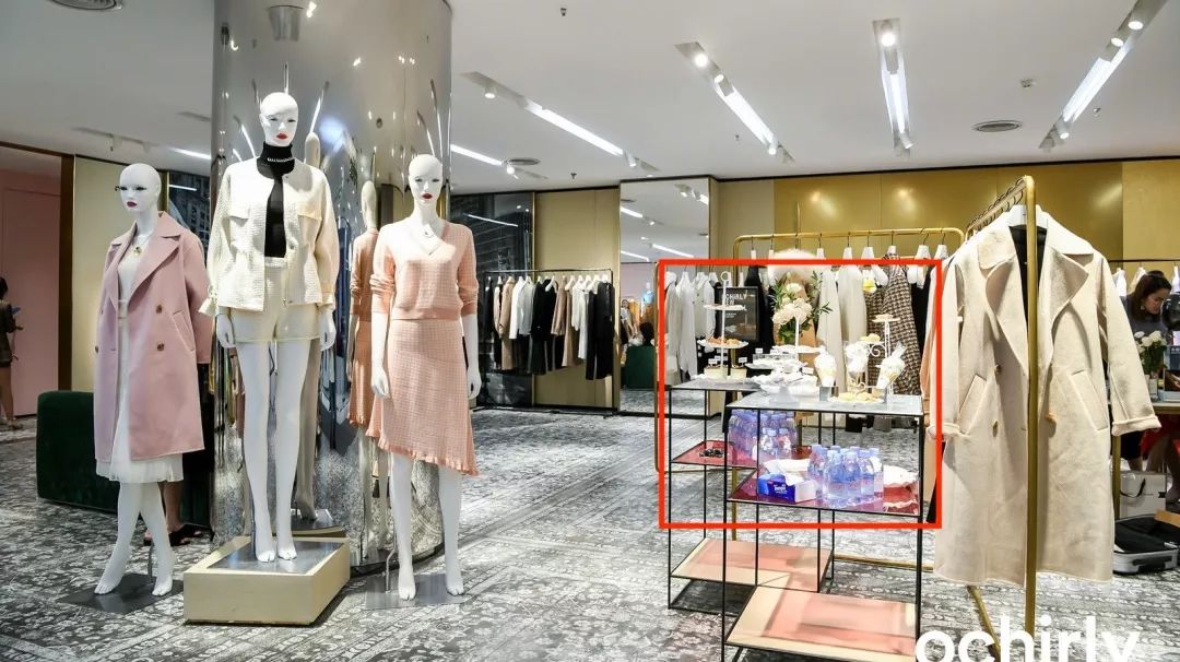 你的衣柜里或许也有一件欧时力，但你绝对不知道它背后的故事